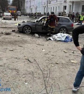 В Сумах на месте удара развернули штаб помощи пострадавшим: количество погибших и раненых растет
