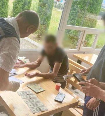 Просив гроші у пацієнта: психіатр із Волині вдруге опинився в суді