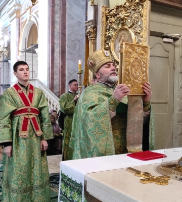 Розклад богослужінь у соборі Святої Трійці в Луцьку на Страсний тиждень і Великдень