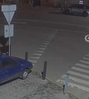У центрі Дніпра посеред проїзної частини підлітки знімали відео в TikTok