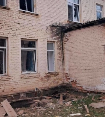 Россияне ударили по больнице на Черниговщине: ранена медсестра. ФОТОРЕПОРТАЖ