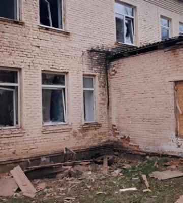 На Черниговщине россияне ударили по больнице На Черниговщине россияне ударили по больнице