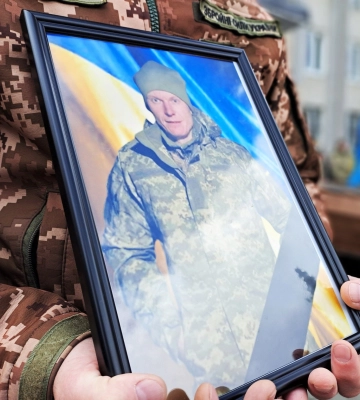 Вкінці листопада минулого року мобілізували, а вкінці березня загинув на фронті: на Волині поховали Героя Олексія Олексюка