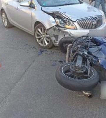 У Полтаві мотоцикл зіткнувся з автомобілем