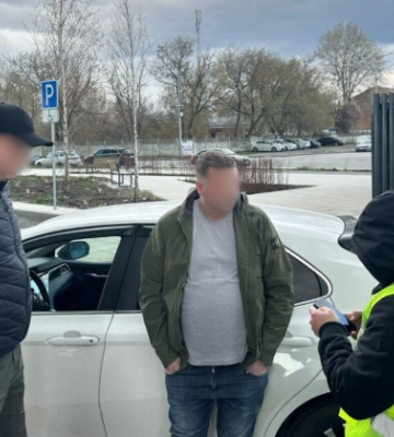 13 тисяч доларів за піший перетин кордону з Молдовою — повідомлено про підозру жителю Київщини