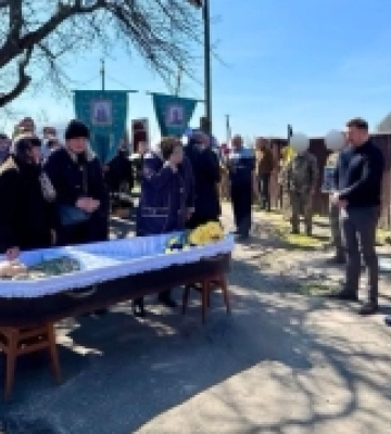 У Нововолинській громаді попрощалися із захисником Степаном Остапусем