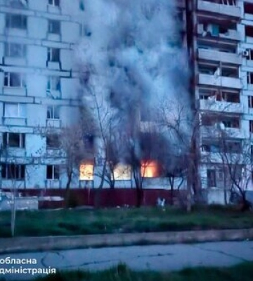 Через атаку дрона на АЗС у Запоріжжі спалахнула пожежа (ФОТО)
