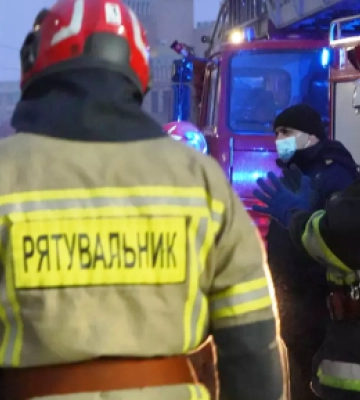 На Закарпатті минулого тижня вогонь знищив легковик та мікроавтобус