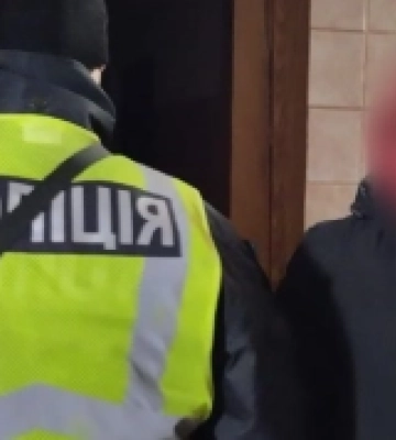 В Одесі судитимуть неповнолітнього хлопця, який завдав чоловіку множинних ударів ножем, а після – пограбував та угнав авто