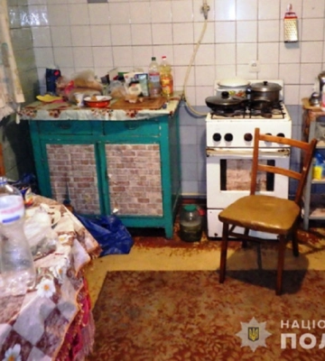 Замах на вбивство у Житомирі: чоловіка з ножем затримали просто на місці події
