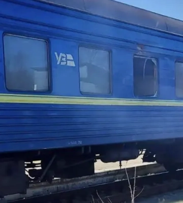 На Чернігівщині окупанти атакували дроном пасажирський потяг 