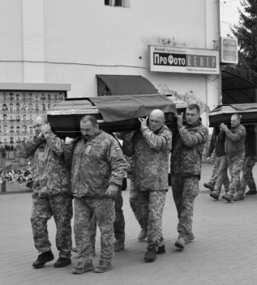Луцьк у скорботі: поховали захисників Олега Пронцевича та Юрія Кошинського