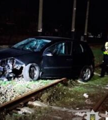 П’яний водій у Полтаві вилетів на залізничний переїзд