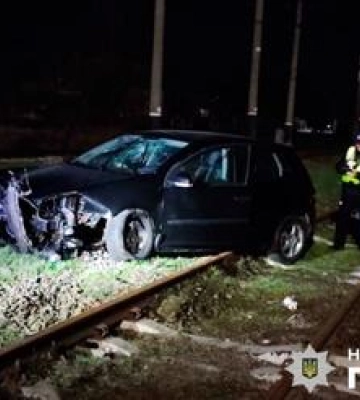 У Полтаві пяний водій вилетів на залізничний переїзд