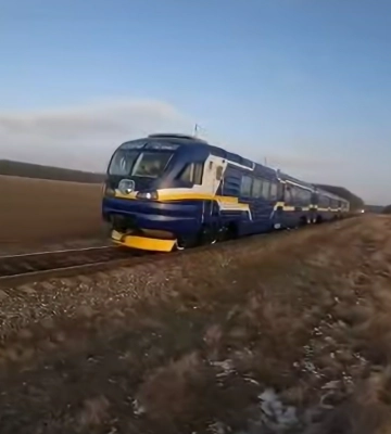 Черкащиною курсуватиме оновлений дизельний поїзд (ВІДЕО) Черкащиною курсуватиме оновлений дизельний поїзд (ВІДЕО)