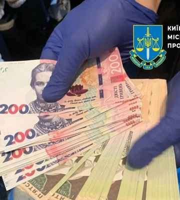У Києві судитимуть за шахрайство «довірену особу депутата», яка цинічно ошукала стареньку жінку