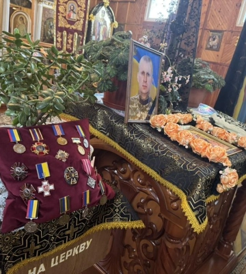 На Волині прощалися з загиблим військовим Петром Костюком На Волині прощалися з загиблим військовим Петром Костюком