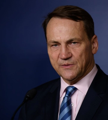 Сікорський про зустріч Путіна та Трампа: Україні не потрібна допомога, щоб капітулювати