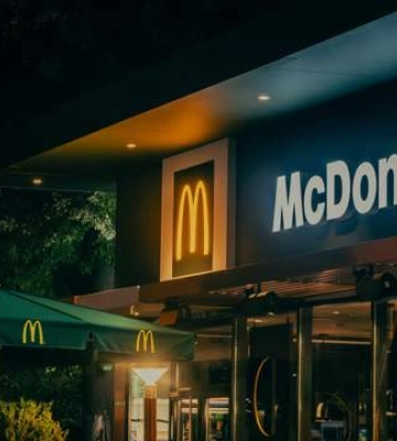 Бургер із гороху, спагеті й пиво: що незвичного подають у McDonald’s по всьому світу