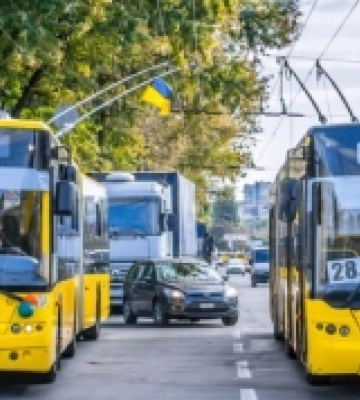 Як курсуватиме громадський транспорт у Рівному на провідну неділю 27 квітня