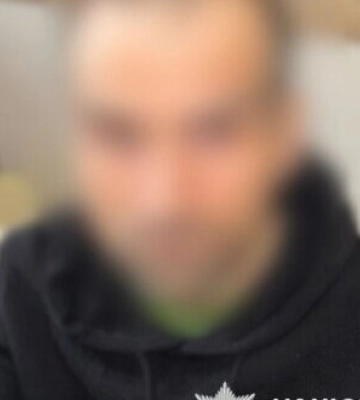 Чоловік вдарив військового ножем у груди в Києві: його затримано. ФОТОрепортаж