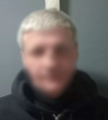 У Дніпровському районі чоловік ледь не вбив жінку за звичайне зауваження