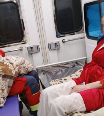 На Закарпатті медики врятували вагітних: дві народжували вдома, третій загрожували стрімкі пологи