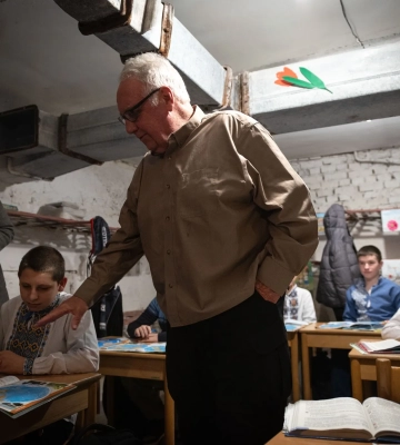 Говард Баффет побудує бомбосховище для школи у прикордонні Сумщини