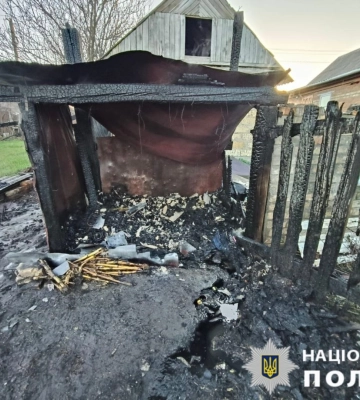 Поліція Київщини встановлює обставини та причини пожежі, під час якої загинула людина