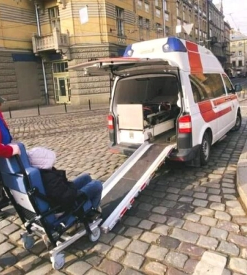 Для мешканців Львова запрацювало безкоштовне соціальне медичне таксі