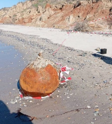 На узбережжі Одещини виявлено та знешкоджено дві морські міни