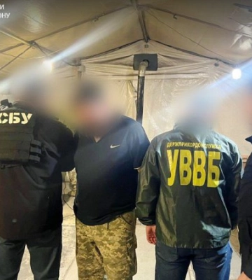 На Львівщині керівник АТП "працевлаштовував" водіїв-міжнародників і переправляв їх за кордон