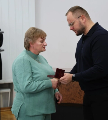 Присвоєні посмертно: рідним Героїв з Луцької громади вручили медалі «За мужність» ІІІ ступеня Присвоєні посмертно: рідним Героїв з Луцької громади вручили медалі «За мужність» ІІІ ступеня