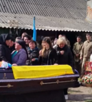 Навіки молодий: на Волині попрощались з Героєм Андрієм Кісельовим