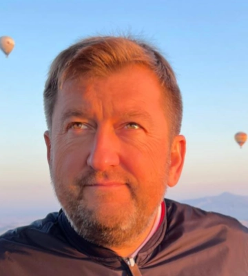 &quot;П’яний бізнес&quot; Михайла Кураченка: ексдиректор &quot;Пілота&quot; продавав квитки в Крим, а тепер заробляє з росіянами в США