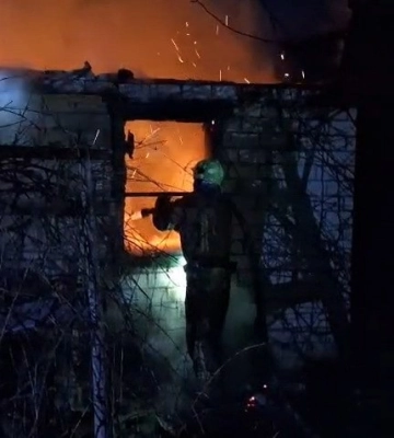 У Конотопі вогнеборці ліквідували загоряння дачного будинку