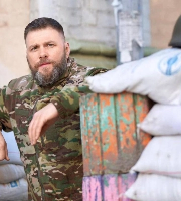 Відомий актор-воїн розповів про батька в Донецьку: "Рятує солдатів, які вбивають українців"