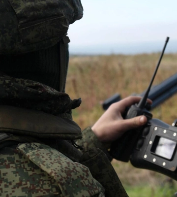 Стали жертвой своего же дрона: в Донецке военные РФ подорвались во время запуска БПЛА, — росСМИ Стали жертвой своего же дрона: в Донецке военные РФ подорвались во время запуска БПЛА, — росСМИ
