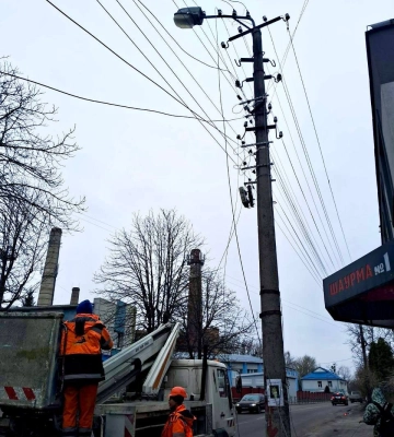 У Рівному триває модернізація вуличного освітлення