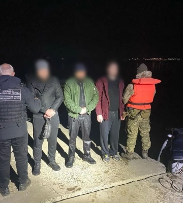 На Одещині ухилянти на гідроскутері перекинулись при спробі перетнути кордон