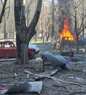 Росія протягом декількох годин атакує Херсон. Є поранені і загиблий (доповнено)