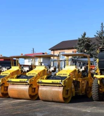 Миколаїв отримав від Японії сучасну техніку для ремонту доріг