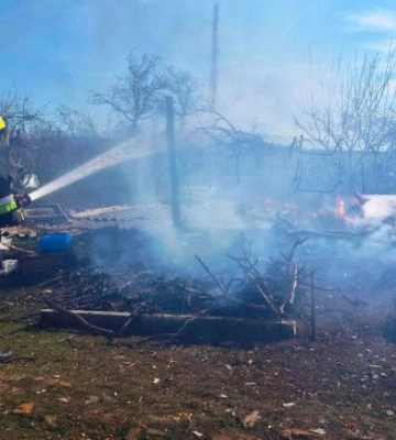 У Кропивницькому районі горіли теплиця та лазня