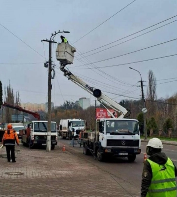 У Рівному триває модернізація вуличного освітлення