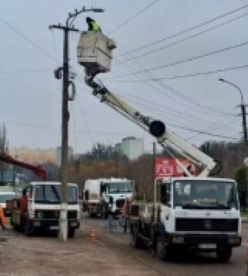 Рівне продовжує модернізацію вуличного освітлення: оновлено 37 вулиць