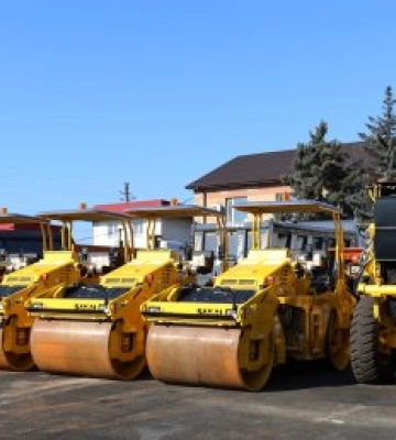Миколаїв отримав від партнерів з Японії сучасну техніку для ремонту доріг