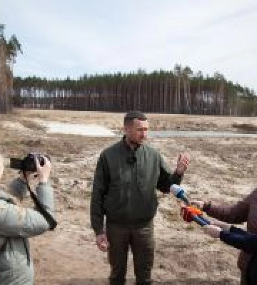 "Побачене - неприємно вразило": керівник Рівненської ОДА побував у Селянському лісі