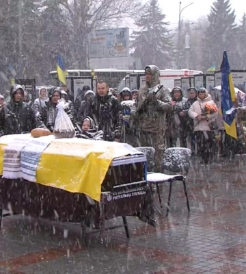 &quot;Мама лишилася одненька&quot;: з військовим Миколою Опанасюком попрощалися у Рівному