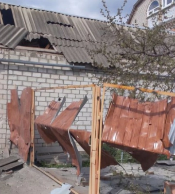 Через російські обстріли у Нікополі постраждали люди