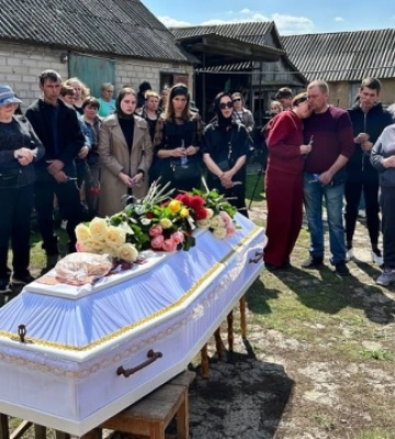 На Дніпропетровщині поховали 19-річну студентку, яка загинула через ракетний обстріл Сум